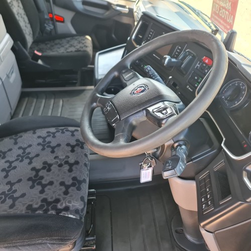 Cabin Interior – Driver Side – Scania R450