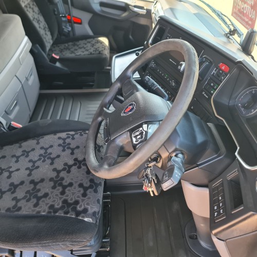 Cabin Interior – Driver Side – Scania R450